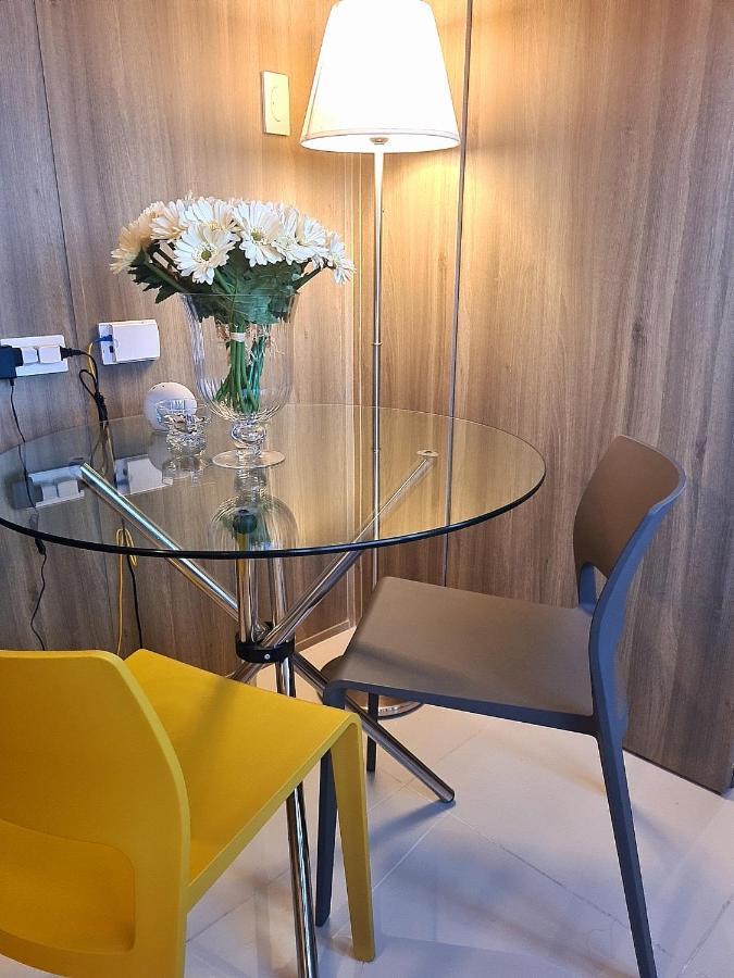 Cozy Penthouse 2Br Suite W Balcony - Amazing Manila Bay View And City Skyline Near Moa Pasay Exteriör bild