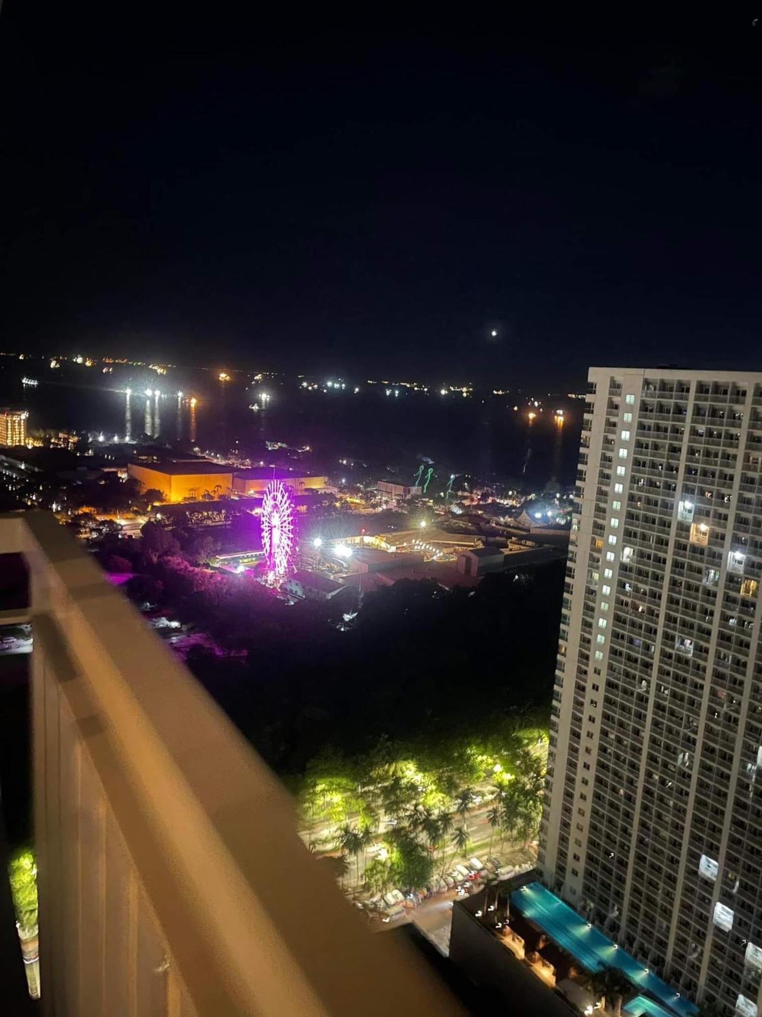 Cozy Penthouse 2Br Suite W Balcony - Amazing Manila Bay View And City Skyline Near Moa Pasay Exteriör bild